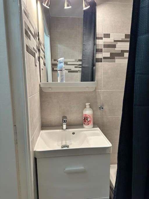Studio Moderne Proche Disney Land Bussy-Saint-Georges Bagian luar foto