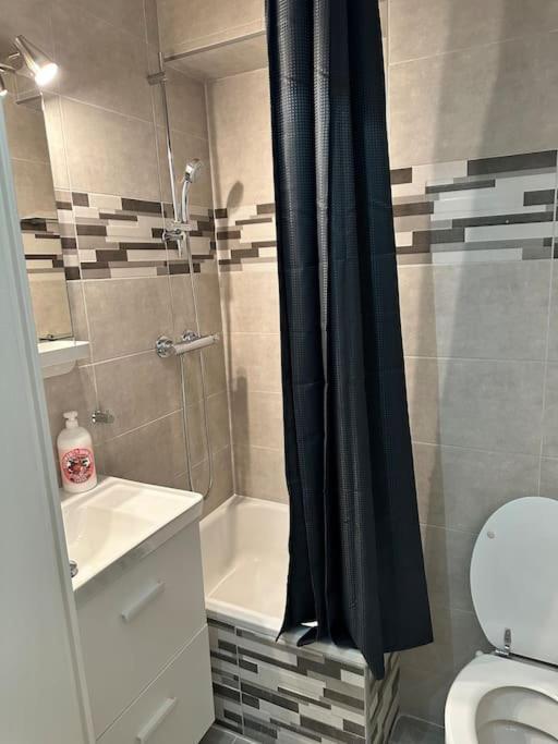 Studio Moderne Proche Disney Land Bussy-Saint-Georges Bagian luar foto