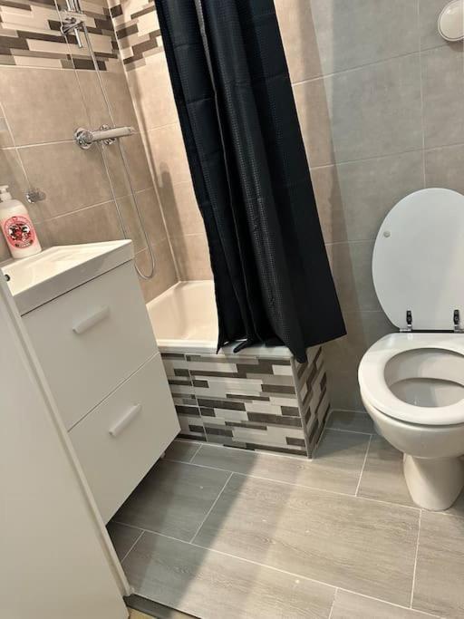 Studio Moderne Proche Disney Land Bussy-Saint-Georges Bagian luar foto